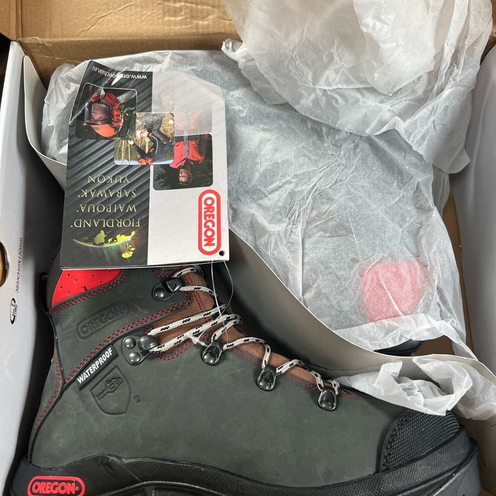 Oregon Waterproof Hiking Boots - Gray and Red